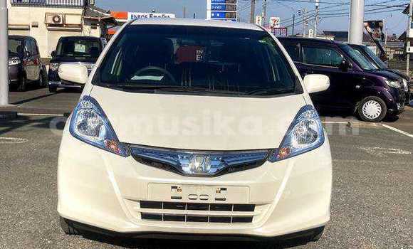 Acheter Occasion Voiture Honda Fit Blanc à Beitbridge, Matabeleland South Acheter Occasion Voiture Honda Fit Blanc à Beitbridge, Matabeleland South