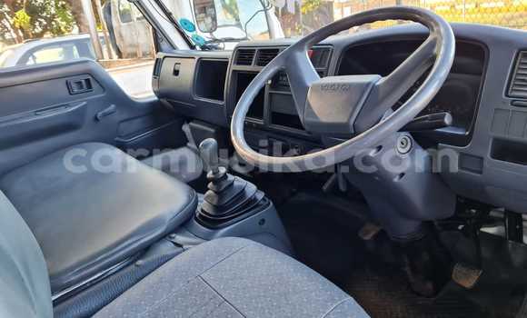 Nunua Ilio tumika Toyota Dyna Nyeupe Lori ndani ya Willowvale nchini Harare Nunua Ilio tumika Toyota Dyna Nyeupe Lori ndani ya Willowvale nchini Harare