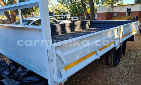 Nunua Ilio tumika Toyota Dyna Nyeupe Lori ndani ya Willowvale nchini Harare Nunua Ilio tumika Toyota Dyna Nyeupe Lori ndani ya Willowvale nchini Harare