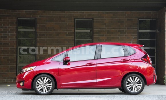 Tenga Tsaru Honda Fit Tsvuku Mota in Harare in Harare Tenga Tsaru Honda Fit Tsvuku Mota in Harare in Harare