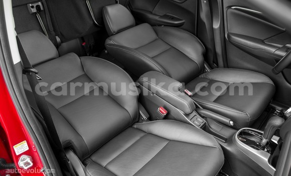 Tenga Tsaru Honda Fit Tsvuku Mota in Harare in Harare Tenga Tsaru Honda Fit Tsvuku Mota in Harare in Harare