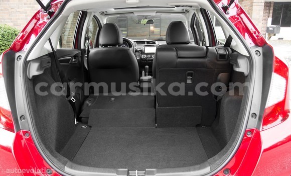 Tenga Tsaru Honda Fit Tsvuku Mota in Harare in Harare Tenga Tsaru Honda Fit Tsvuku Mota in Harare in Harare