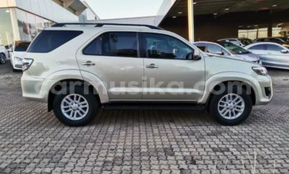 Tenga Tsaru Toyota Fortuner Zvimwe Mota in Beitbridge in Matabeleland South Tenga Tsaru Toyota Fortuner Zvimwe Mota in Beitbridge in Matabeleland South