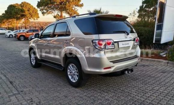 Tenga Tsaru Toyota Fortuner Zvimwe Mota in Beitbridge in Matabeleland South Tenga Tsaru Toyota Fortuner Zvimwe Mota in Beitbridge in Matabeleland South