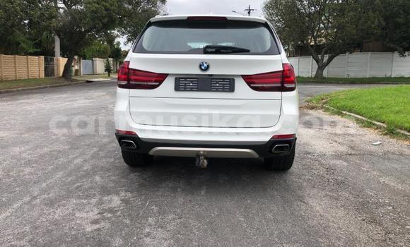 Acheter Occasion Voiture BMW X5 Blanc à Beitbridge, Matabeleland South Acheter Occasion Voiture BMW X5 Blanc à Beitbridge, Matabeleland South