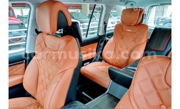 Acheter Import Voiture Toyota Land Cruiser Noir à Import - Dubai, Harare Acheter Import Voiture Toyota Land Cruiser Noir à Import - Dubai, Harare