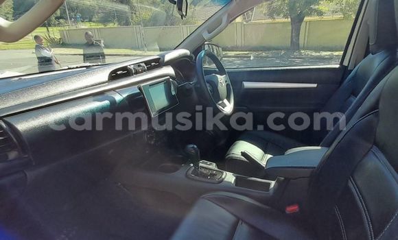 Nunua Ilio tumika Toyota Hilux Nyeupe Gari ndani ya Beitbridge nchini Matabeleland Kusini Nunua Ilio tumika Toyota Hilux Nyeupe Gari ndani ya Beitbridge nchini Matabeleland Kusini