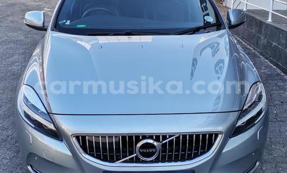 Nunua Ilio tumika Volvo V40 Fedha Gari ndani ya Beitbridge nchini Matabeleland Kusini