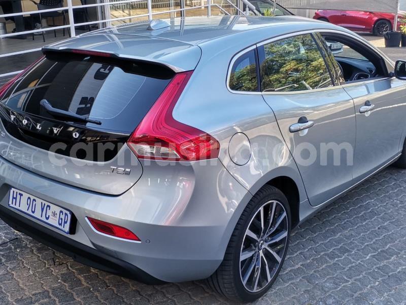 Big with watermark volvo v40 matabeleland south beitbridge 22484