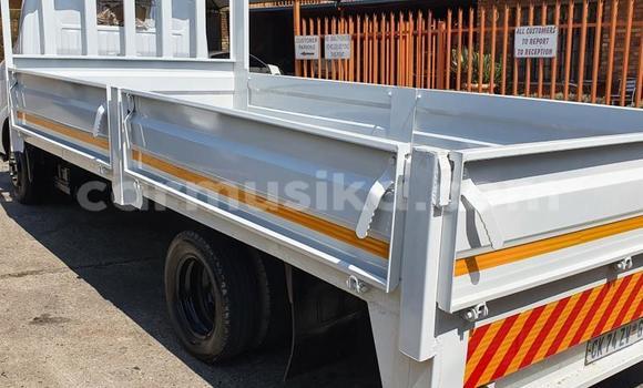 Tenga Tsaru Toyota Dyna Chena Rori in Beitbridge in Matabeleland South Tenga Tsaru Toyota Dyna Chena Rori in Beitbridge in Matabeleland South