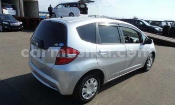 Nunua Ilio tumika Honda Fit Fedha Gari ndani ya Beitbridge nchini Matabeleland Kusini Nunua Ilio tumika Honda Fit Fedha Gari ndani ya Beitbridge nchini Matabeleland Kusini