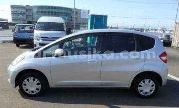 Nunua Ilio tumika Honda Fit Fedha Gari ndani ya Beitbridge nchini Matabeleland Kusini Nunua Ilio tumika Honda Fit Fedha Gari ndani ya Beitbridge nchini Matabeleland Kusini