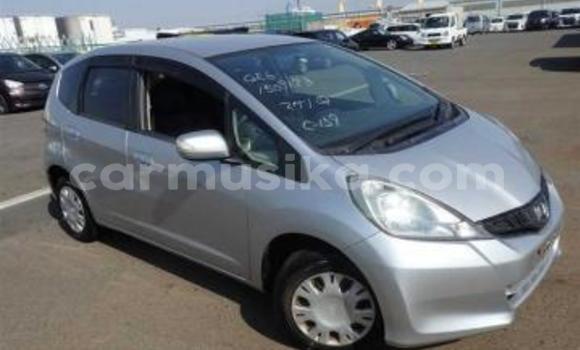 Nunua Ilio tumika Honda Fit Fedha Gari ndani ya Beitbridge nchini Matabeleland Kusini Nunua Ilio tumika Honda Fit Fedha Gari ndani ya Beitbridge nchini Matabeleland Kusini