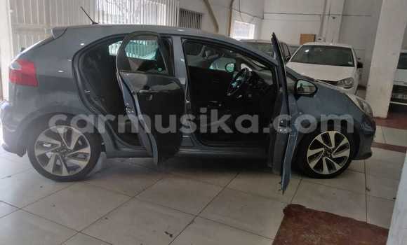 Nunua Ilio tumika Kia Rio Fedha Gari ndani ya Willowvale nchini Harare Nunua Ilio tumika Kia Rio Fedha Gari ndani ya Willowvale nchini Harare