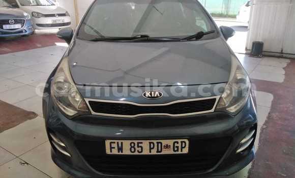 Nunua Ilio tumika Kia Rio Fedha Gari ndani ya Willowvale nchini Harare Nunua Ilio tumika Kia Rio Fedha Gari ndani ya Willowvale nchini Harare