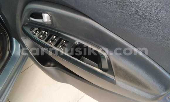 Nunua Ilio tumika Kia Rio Fedha Gari ndani ya Willowvale nchini Harare Nunua Ilio tumika Kia Rio Fedha Gari ndani ya Willowvale nchini Harare