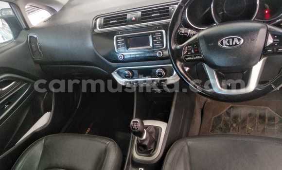 Nunua Ilio tumika Kia Rio Fedha Gari ndani ya Willowvale nchini Harare Nunua Ilio tumika Kia Rio Fedha Gari ndani ya Willowvale nchini Harare