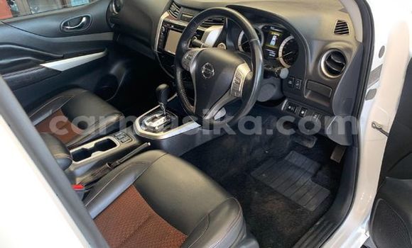 Nunua Ilio tumika Nissan Navara Nyeupe Gari ndani ya Beitbridge nchini Matabeleland Kusini Nunua Ilio tumika Nissan Navara Nyeupe Gari ndani ya Beitbridge nchini Matabeleland Kusini