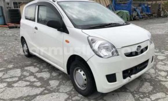 Buy Used Daihatsu Mira White Car in Beitbridge in Matabeleland South Buy Used Daihatsu Mira White Car in Beitbridge in Matabeleland South