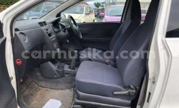 Acheter Occasion Voiture Daihatsu Mira Blanc à Beitbridge, Matabeleland South Acheter Occasion Voiture Daihatsu Mira Blanc à Beitbridge, Matabeleland South