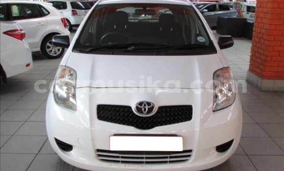 Acheter Occasion Voiture Toyota Yaris Blanc à Beitbridge, Matabeleland South