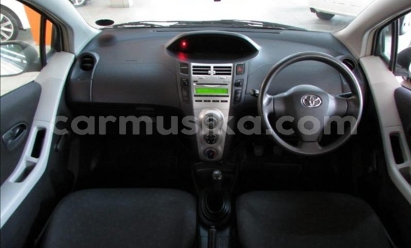 Nunua Ilio tumika Toyota Yaris Nyeupe Gari ndani ya Beitbridge nchini Matabeleland Kusini Nunua Ilio tumika Toyota Yaris Nyeupe Gari ndani ya Beitbridge nchini Matabeleland Kusini