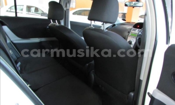 Nunua Ilio tumika Toyota Yaris Nyeupe Gari ndani ya Beitbridge nchini Matabeleland Kusini Nunua Ilio tumika Toyota Yaris Nyeupe Gari ndani ya Beitbridge nchini Matabeleland Kusini