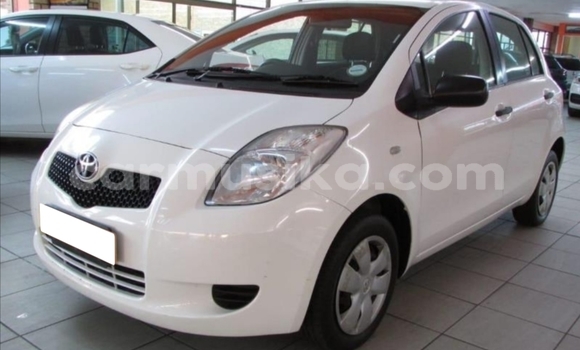 Nunua Ilio tumika Toyota Yaris Nyeupe Gari ndani ya Beitbridge nchini Matabeleland Kusini Nunua Ilio tumika Toyota Yaris Nyeupe Gari ndani ya Beitbridge nchini Matabeleland Kusini