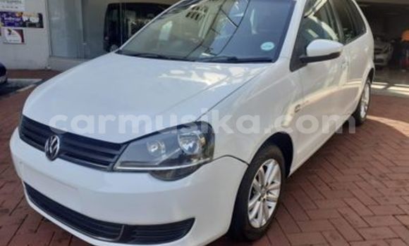 Acheter Occasion Voiture Volkswagen Polo Blanc à Beitbridge, Matabeleland South Acheter Occasion Voiture Volkswagen Polo Blanc à Beitbridge, Matabeleland South