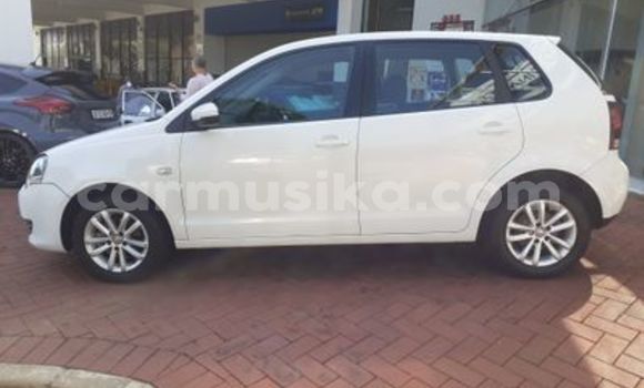 Acheter Occasion Voiture Volkswagen Polo Blanc à Beitbridge, Matabeleland South Acheter Occasion Voiture Volkswagen Polo Blanc à Beitbridge, Matabeleland South