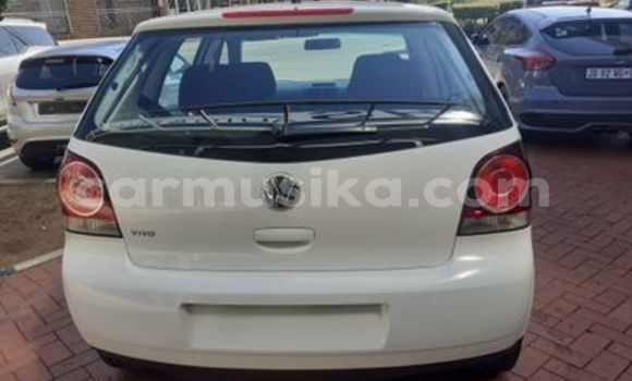 Acheter Occasion Voiture Volkswagen Polo Blanc à Beitbridge, Matabeleland South Acheter Occasion Voiture Volkswagen Polo Blanc à Beitbridge, Matabeleland South