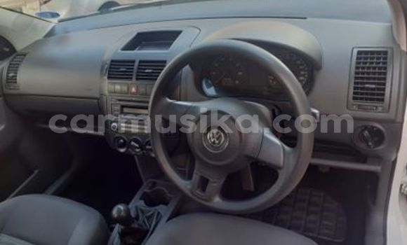 Acheter Occasion Voiture Volkswagen Polo Blanc à Beitbridge, Matabeleland South Acheter Occasion Voiture Volkswagen Polo Blanc à Beitbridge, Matabeleland South