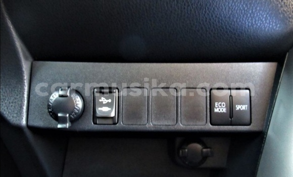 Acheter Occasion Voiture Toyota RAV4 Gris à Beitbridge, Matabeleland South Acheter Occasion Voiture Toyota RAV4 Gris à Beitbridge, Matabeleland South