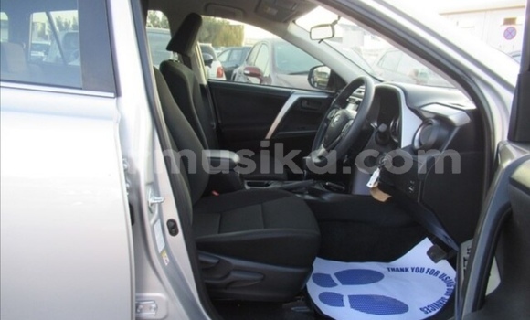 Acheter Occasion Voiture Toyota RAV4 Gris à Beitbridge, Matabeleland South Acheter Occasion Voiture Toyota RAV4 Gris à Beitbridge, Matabeleland South