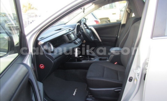 Acheter Occasion Voiture Toyota RAV4 Gris à Beitbridge, Matabeleland South Acheter Occasion Voiture Toyota RAV4 Gris à Beitbridge, Matabeleland South