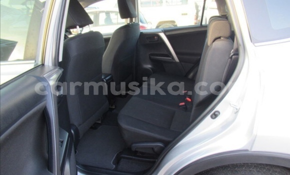 Acheter Occasion Voiture Toyota RAV4 Gris à Beitbridge, Matabeleland South Acheter Occasion Voiture Toyota RAV4 Gris à Beitbridge, Matabeleland South