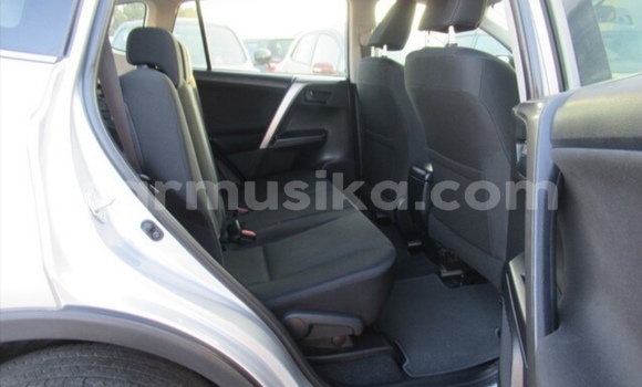 Acheter Occasion Voiture Toyota RAV4 Gris à Beitbridge, Matabeleland South Acheter Occasion Voiture Toyota RAV4 Gris à Beitbridge, Matabeleland South