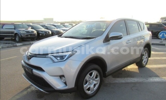 Acheter Occasion Voiture Toyota RAV4 Gris à Beitbridge, Matabeleland South Acheter Occasion Voiture Toyota RAV4 Gris à Beitbridge, Matabeleland South