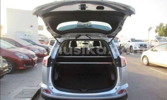 Acheter Occasion Voiture Toyota RAV4 Gris à Beitbridge, Matabeleland South Acheter Occasion Voiture Toyota RAV4 Gris à Beitbridge, Matabeleland South