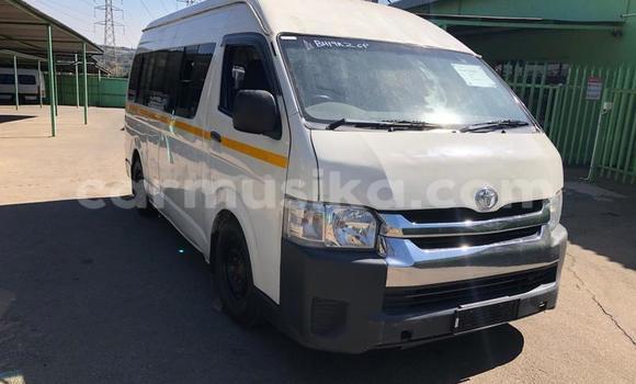 Tenga Tsaru Toyota Commuter Chena Mota in Harare in Harare Tenga Tsaru Toyota Commuter Chena Mota in Harare in Harare