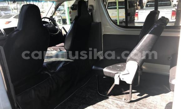 Tenga Tsaru Toyota Commuter Chena Mota in Harare in Harare Tenga Tsaru Toyota Commuter Chena Mota in Harare in Harare