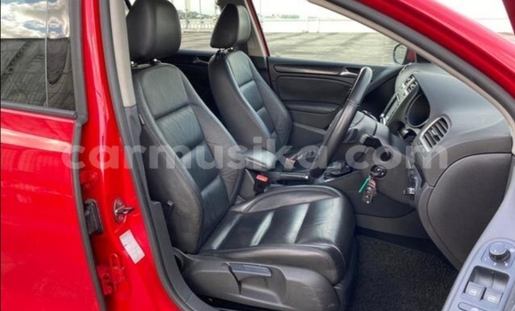 Nunua Ilio tumika Volkswagen Golf Nyekundu Gari ndani ya Beitbridge nchini Matabeleland Kusini Nunua Ilio tumika Volkswagen Golf Nyekundu Gari ndani ya Beitbridge nchini Matabeleland Kusini