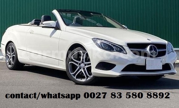 Nunua Imported Mercedes-Benz E-Classe Nyeupe Gari ndani ya Beitbridge nchini Matabeleland Kusini