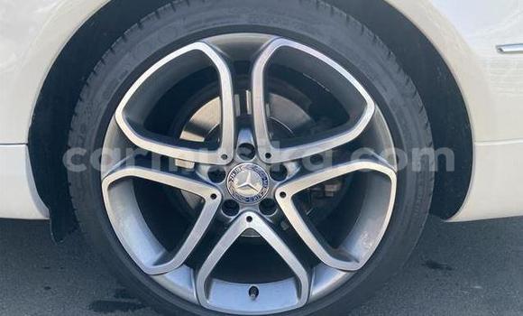 Acheter Import Voiture Mercedes-Benz E-Classe Blanc à Beitbridge, Matabeleland South Acheter Import Voiture Mercedes-Benz E-Classe Blanc à Beitbridge, Matabeleland South