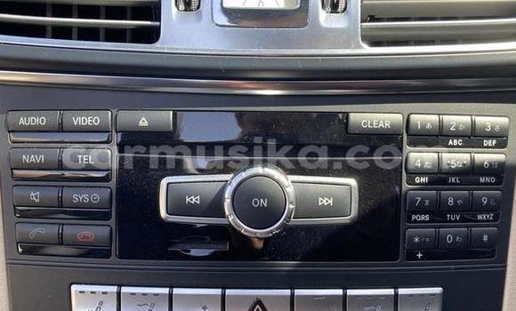 Acheter Import Voiture Mercedes-Benz E-Classe Blanc à Beitbridge, Matabeleland South Acheter Import Voiture Mercedes-Benz E-Classe Blanc à Beitbridge, Matabeleland South