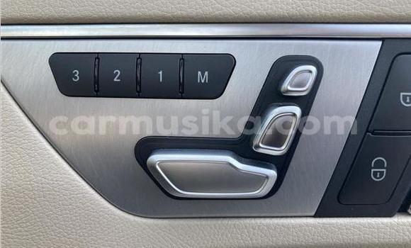 Acheter Import Voiture Mercedes-Benz E-Classe Blanc à Beitbridge, Matabeleland South Acheter Import Voiture Mercedes-Benz E-Classe Blanc à Beitbridge, Matabeleland South