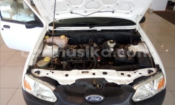 Tenga Tsaru Ford Pickup Chena Mota in Beitbridge in Matabeleland South Tenga Tsaru Ford Pickup Chena Mota in Beitbridge in Matabeleland South