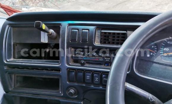 Nunua Ilio tumika Nissan UD Nyeupe Lori ndani ya Beitbridge nchini Matabeleland Kusini Nunua Ilio tumika Nissan UD Nyeupe Lori ndani ya Beitbridge nchini Matabeleland Kusini