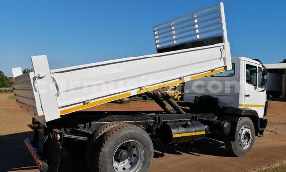 Nunua Ilio tumika Mercedes‒Benz Tipper Nyingine Lori ndani ya Beitbridge nchini Matabeleland Kusini Nunua Ilio tumika Mercedes‒Benz Tipper Nyingine Lori ndani ya Beitbridge nchini Matabeleland Kusini
