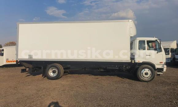 Acheter Occasion Utilitaire Nissan UD Blanc à Beitbridge, Matabeleland South Acheter Occasion Utilitaire Nissan UD Blanc à Beitbridge, Matabeleland South